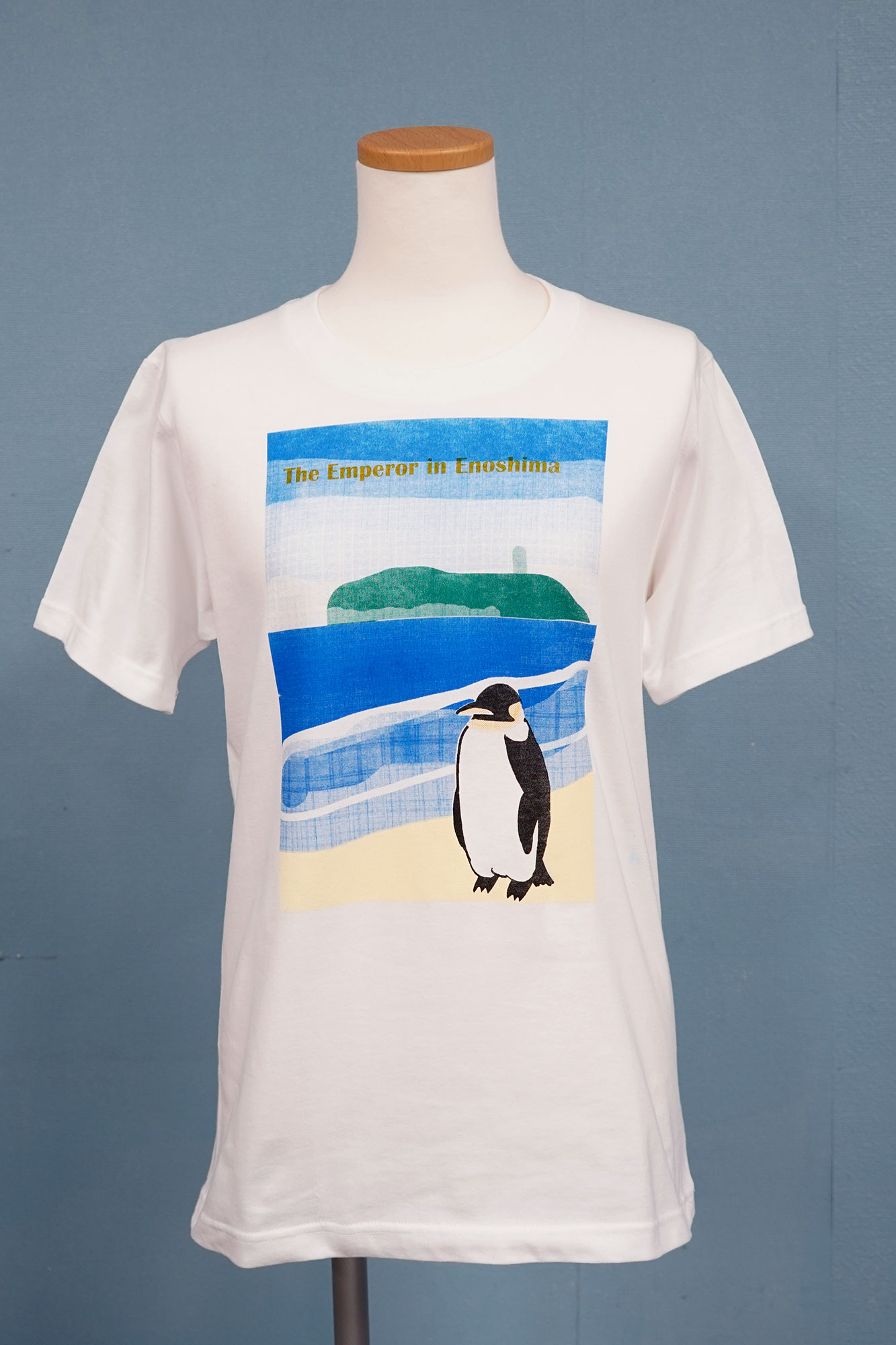 Pengu in Enoshima T-shirts